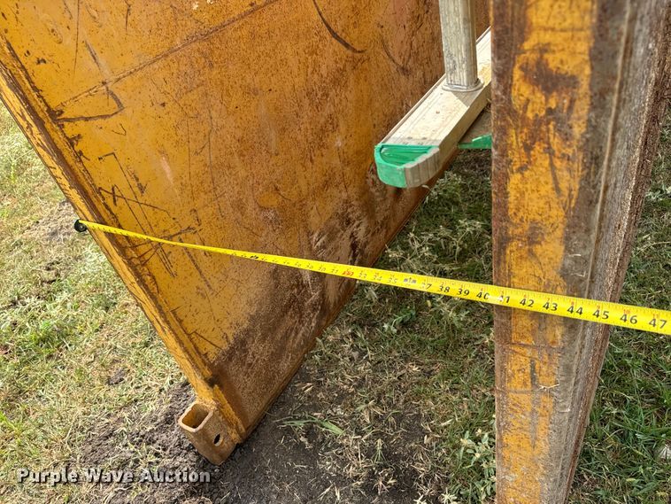 image for item LF9960 Trench box