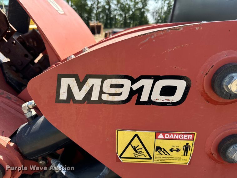 image for item MU9963 2014 Ditch Witch RT100 trencher