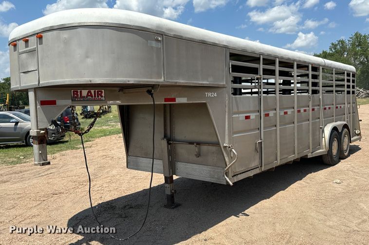 image for item MU9964 1980 Blair  TR24 livestock trailer