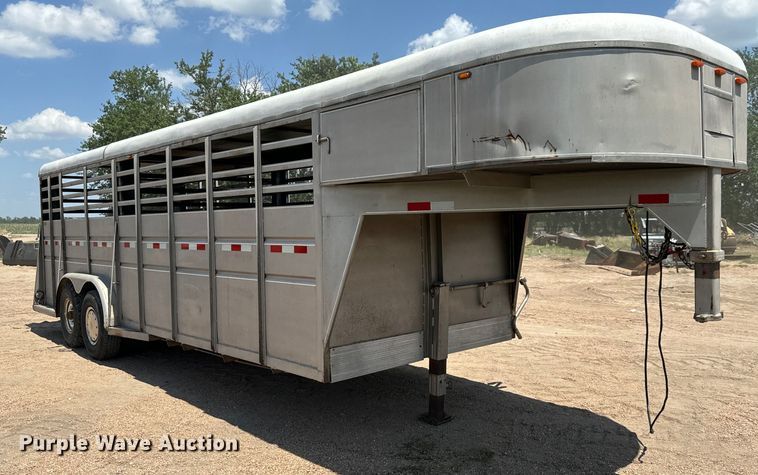 image for item MU9964 1980 Blair  TR24 livestock trailer