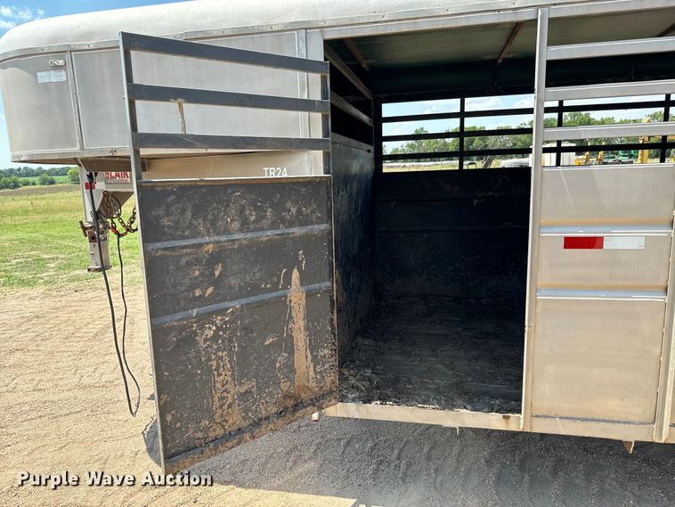 image for item MU9964 1980 Blair  TR24 livestock trailer
