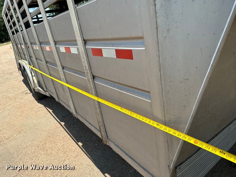 image for item MU9964 1980 Blair  TR24 livestock trailer
