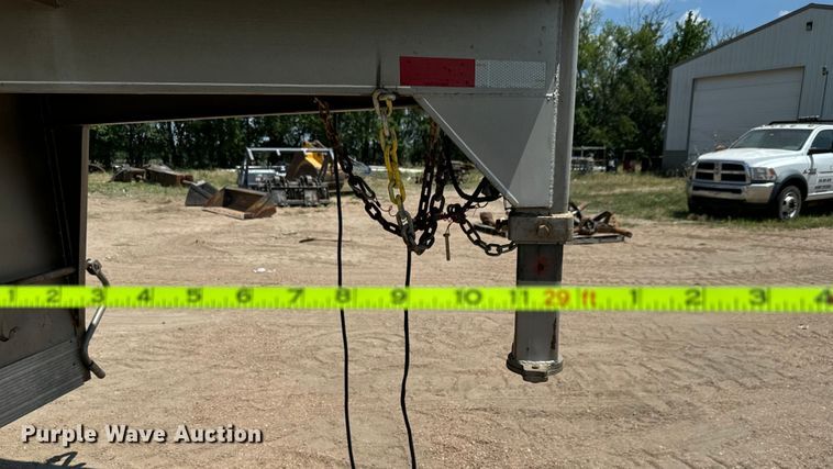 image for item MU9964 1980 Blair  TR24 livestock trailer