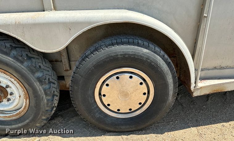 image for item MU9964 1980 Blair  TR24 livestock trailer