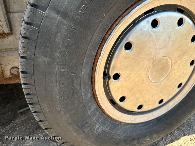 image for item MU9964 1980 Blair  TR24 livestock trailer