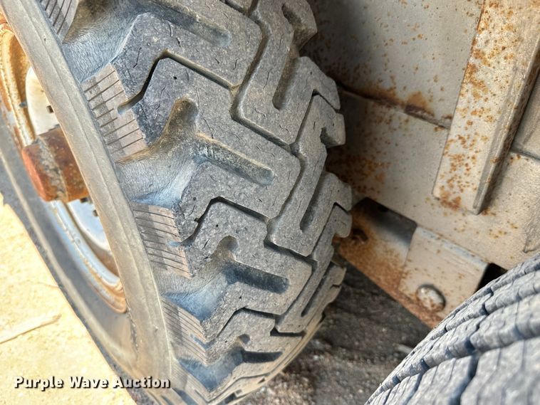 image for item MU9964 1980 Blair  TR24 livestock trailer