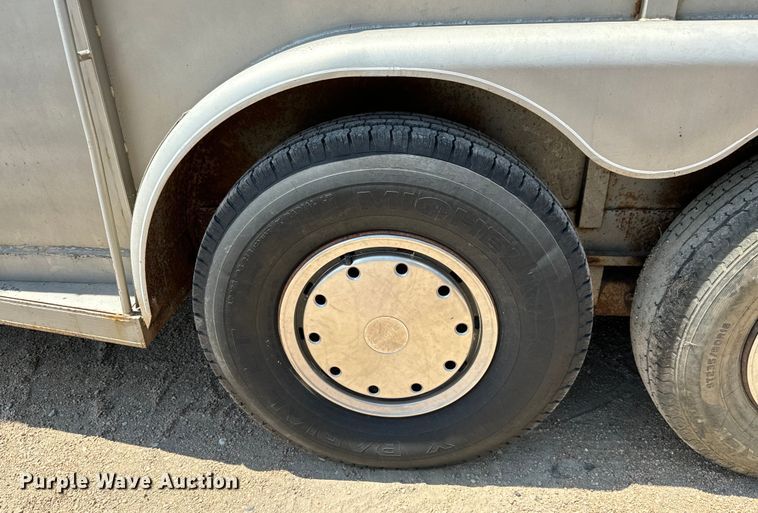 image for item MU9964 1980 Blair  TR24 livestock trailer