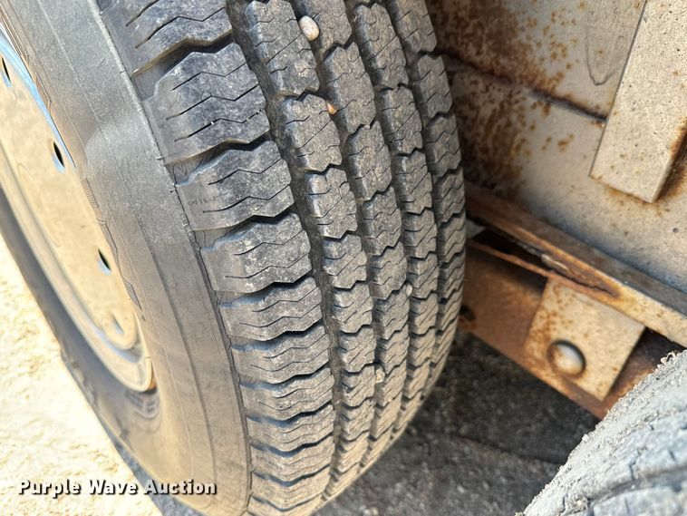 image for item MU9964 1980 Blair  TR24 livestock trailer