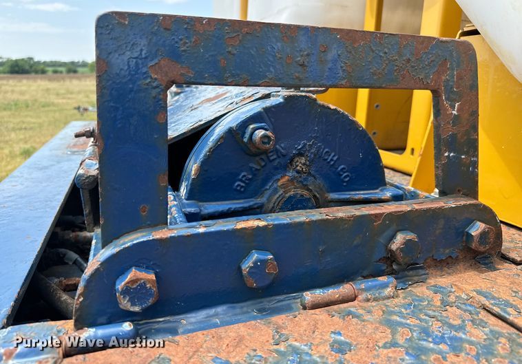 image for item MU9965 2007 Trail-Eze TE80HT48 drop deck hydratail equipment trailer