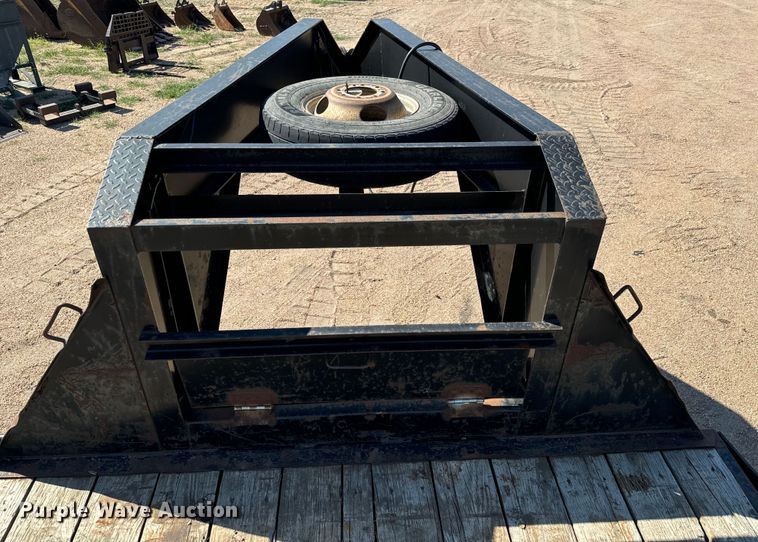 image for item MU9966 2015 Lamar TR5 equipment trailer