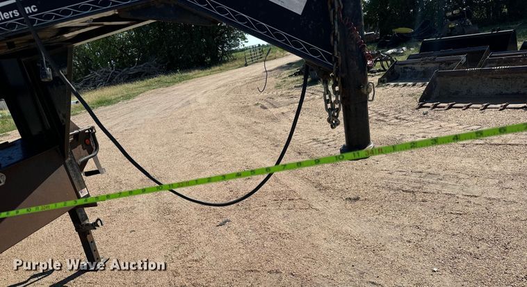 image for item MU9966 2015 Lamar TR5 equipment trailer