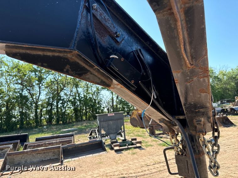 image for item MU9966 2015 Lamar TR5 equipment trailer