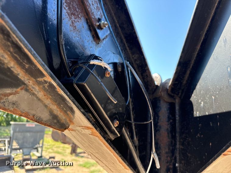 image for item MU9966 2015 Lamar TR5 equipment trailer