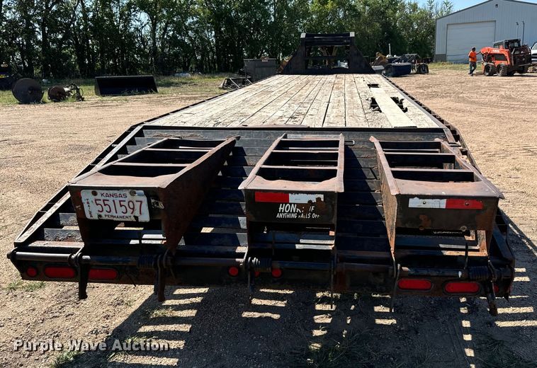image for item MU9967 2014 Lamar  TR2 equipment trailer