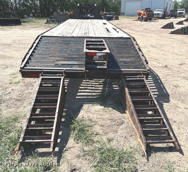 image for item MU9967 2014 Lamar  TR2 equipment trailer