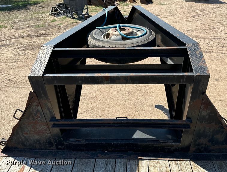 image for item MU9967 2014 Lamar  TR2 equipment trailer