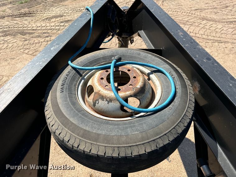 image for item MU9967 2014 Lamar  TR2 equipment trailer