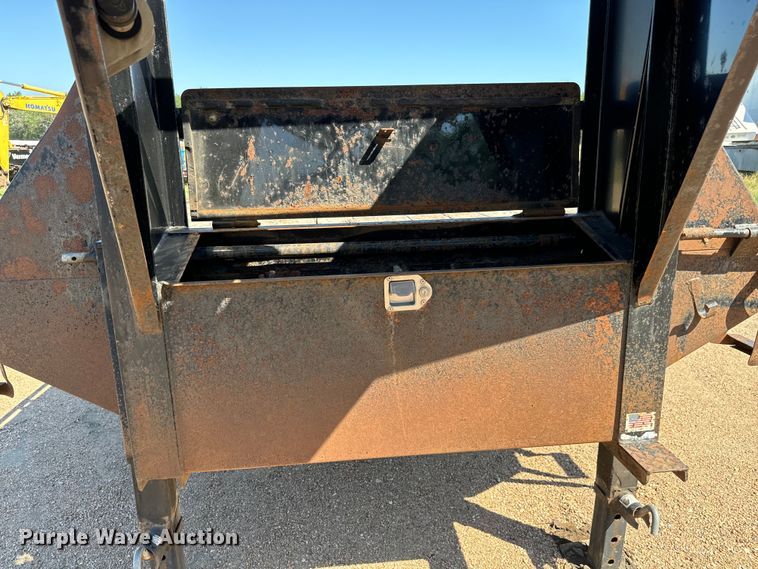 image for item MU9967 2014 Lamar  TR2 equipment trailer