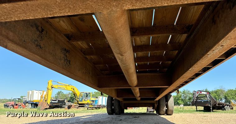 image for item MU9967 2014 Lamar  TR2 equipment trailer