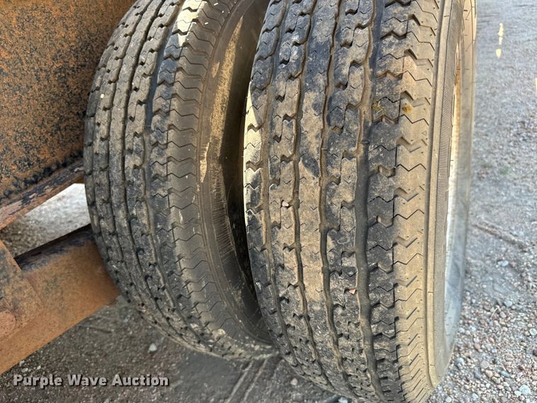 image for item MU9967 2014 Lamar  TR2 equipment trailer