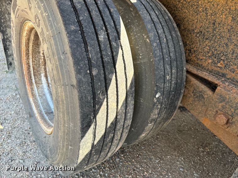 image for item MU9967 2014 Lamar  TR2 equipment trailer