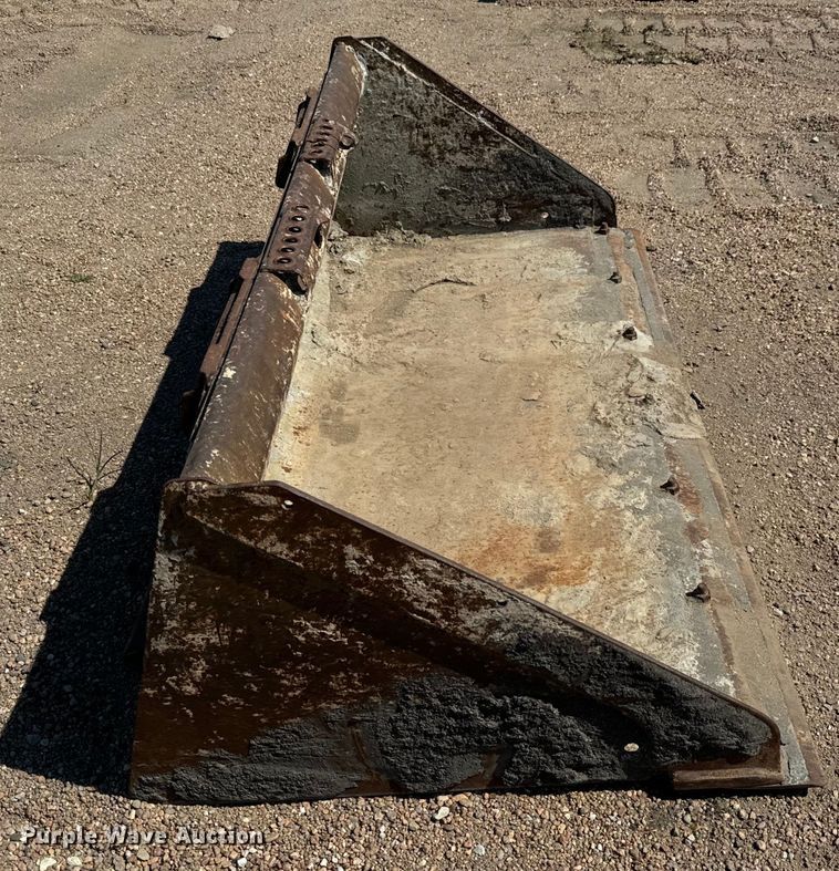 image for item MU9969 Skid steer bucket