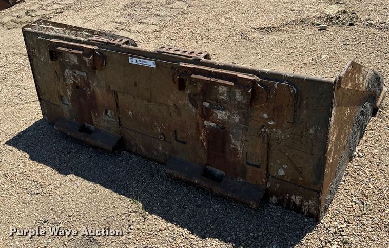 image for item MU9969 Skid steer bucket