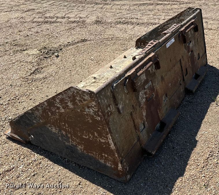 image for item MU9969 Skid steer bucket