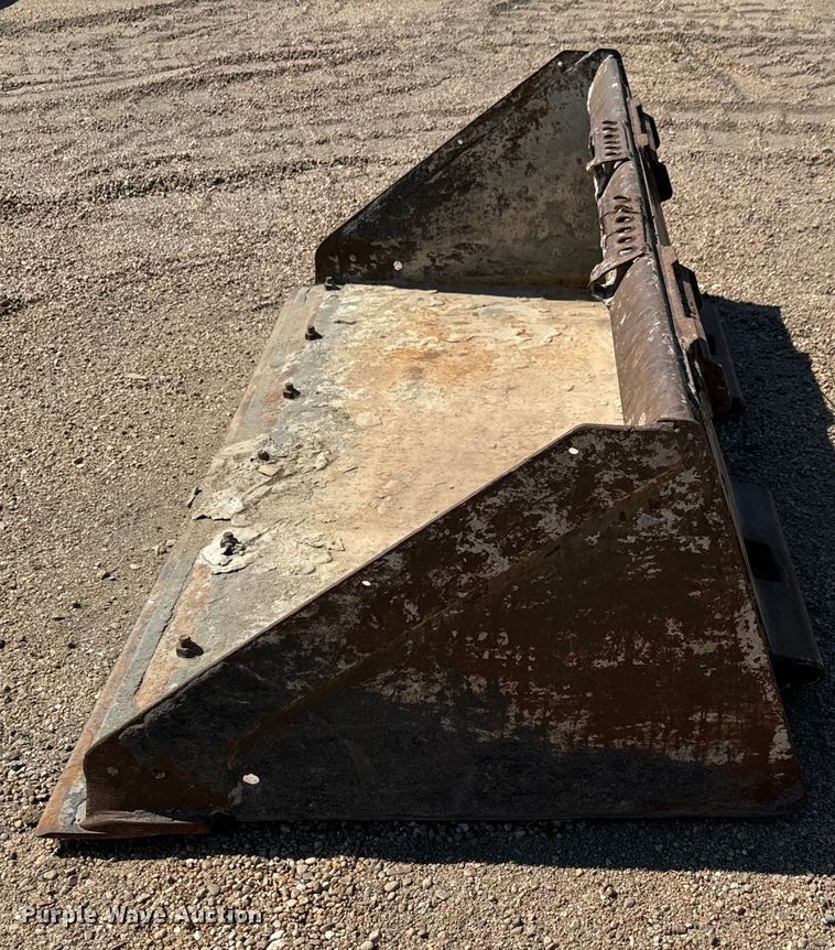 image for item MU9969 Skid steer bucket