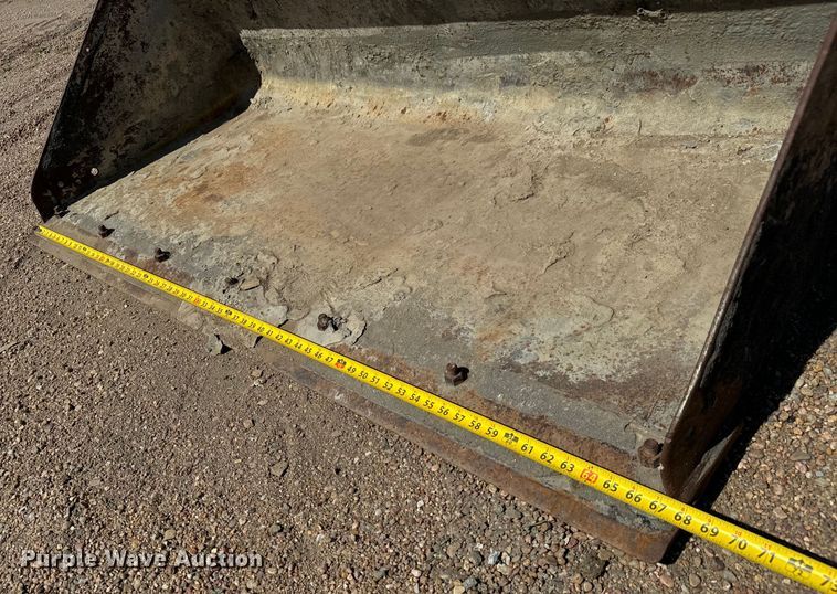 image for item MU9969 Skid steer bucket