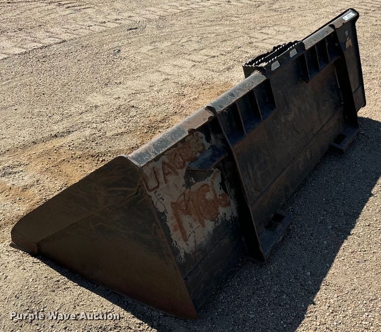 image for item MU9970 Bradco skid steer bucket