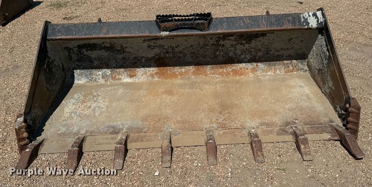 image for item MU9975 Kubota skid steer bucket