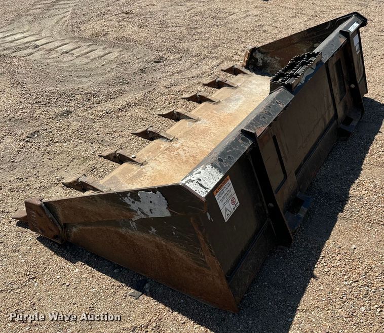 image for item MU9975 Kubota skid steer bucket