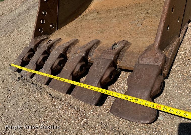 image for item MU9976 Caterpillar  excavator bucket