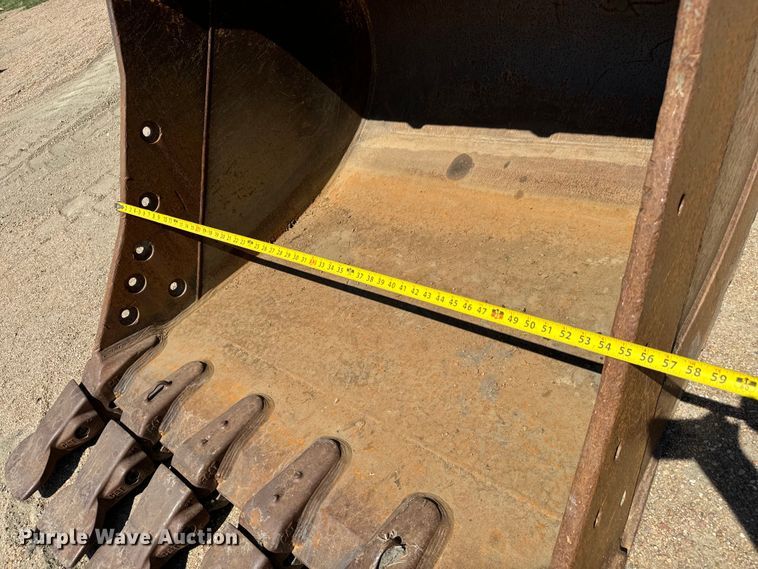 image for item MU9976 Caterpillar  excavator bucket