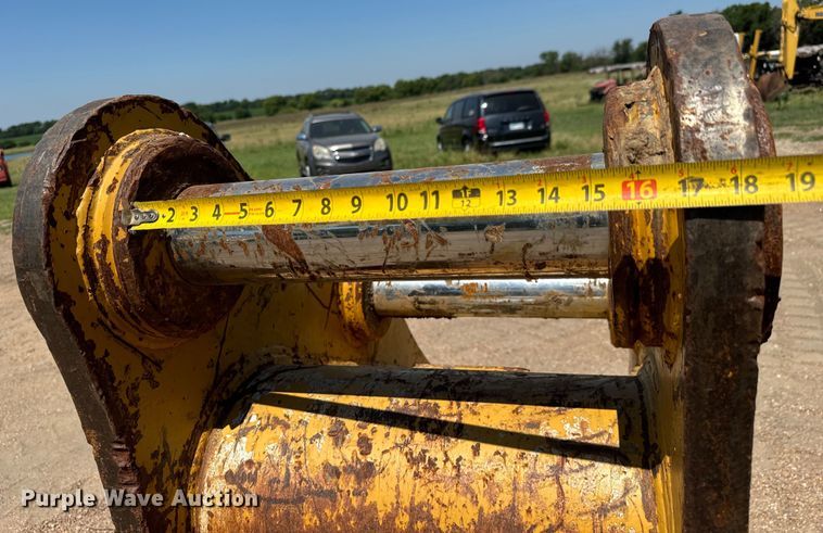 image for item MU9977 Rockland EB 70 excavator bucket