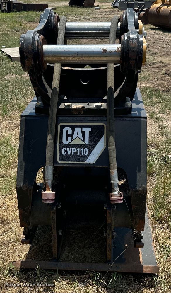 image for item MU9984 2017 Caterpillar  CVP110 excavator plate compactor