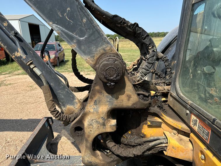 image for item MU9995 2018 John Deere  60G mini excavator