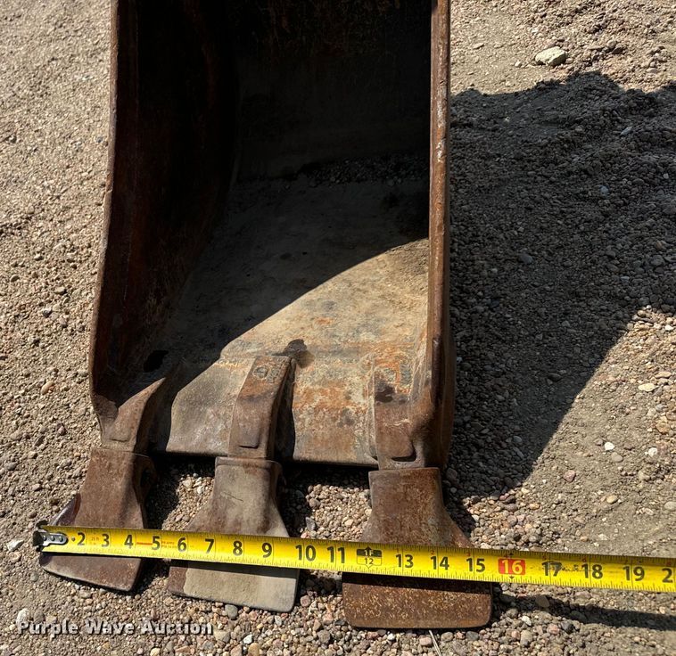 image for item MU9995 2018 John Deere  60G mini excavator