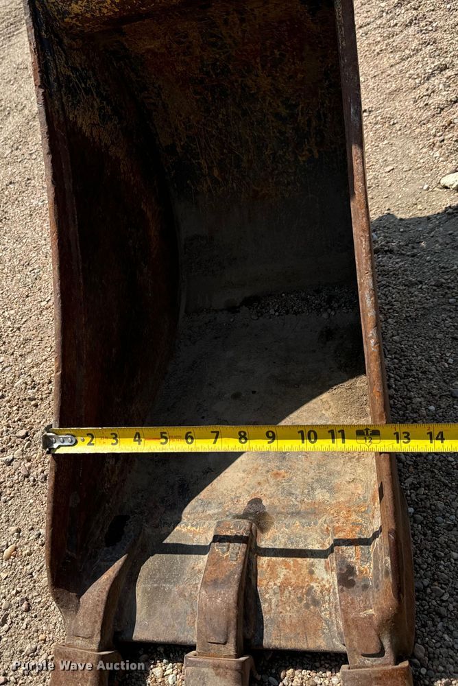 image for item MU9995 2018 John Deere  60G mini excavator