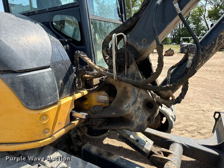 image for item MU9995 2018 John Deere  60G mini excavator