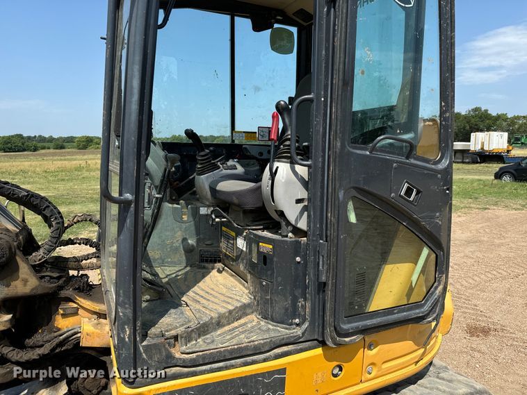 image for item MU9995 2018 John Deere  60G mini excavator