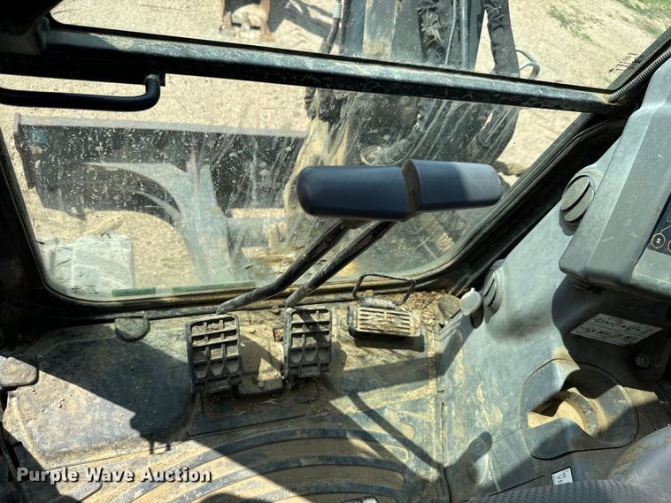 image for item MU9995 2018 John Deere  60G mini excavator