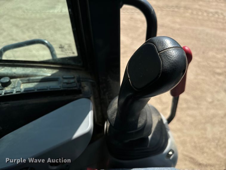 image for item MU9995 2018 John Deere  60G mini excavator