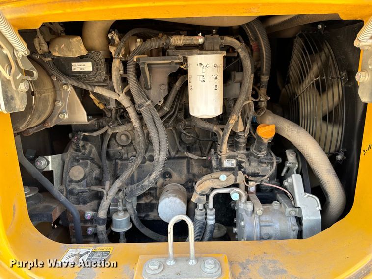 image for item MU9995 2018 John Deere  60G mini excavator