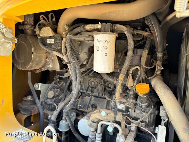 image for item MU9995 2018 John Deere  60G mini excavator