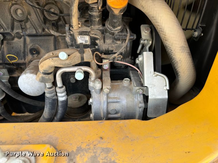 image for item MU9995 2018 John Deere  60G mini excavator