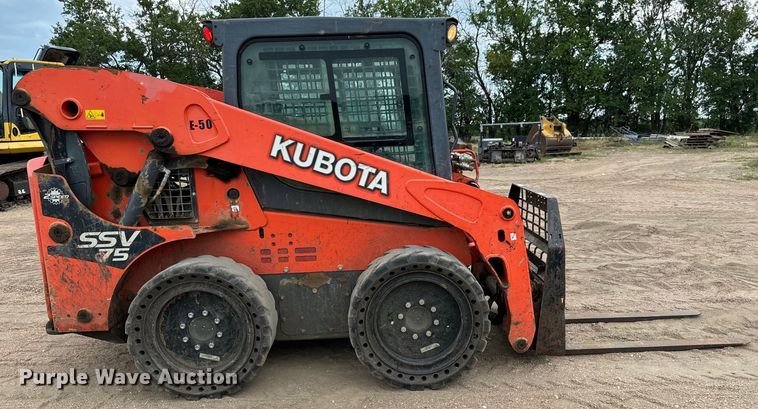 image for item MU9999 2016 Kubota SSV75 skid steer loader