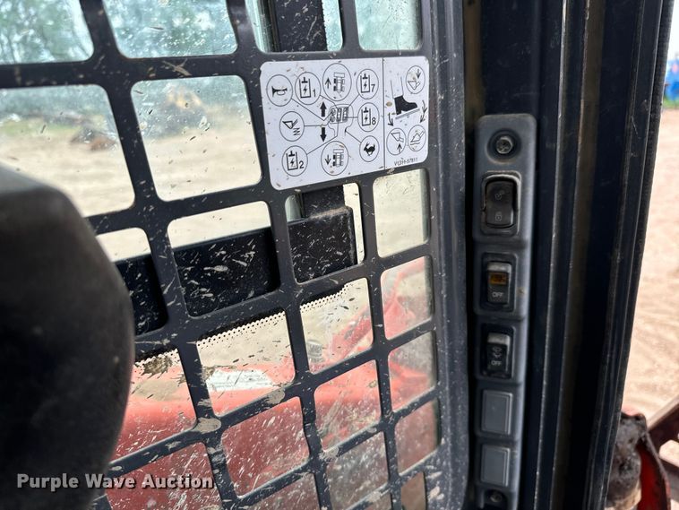 image for item MU9999 2016 Kubota SSV75 skid steer loader