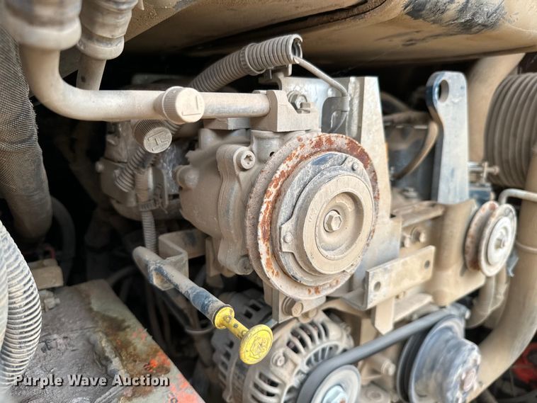 image for item MU9999 2016 Kubota SSV75 skid steer loader